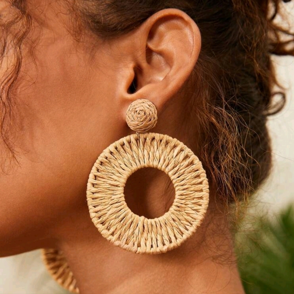 Handcrafted Natural Straw Hoop Drop Earrings - Beige